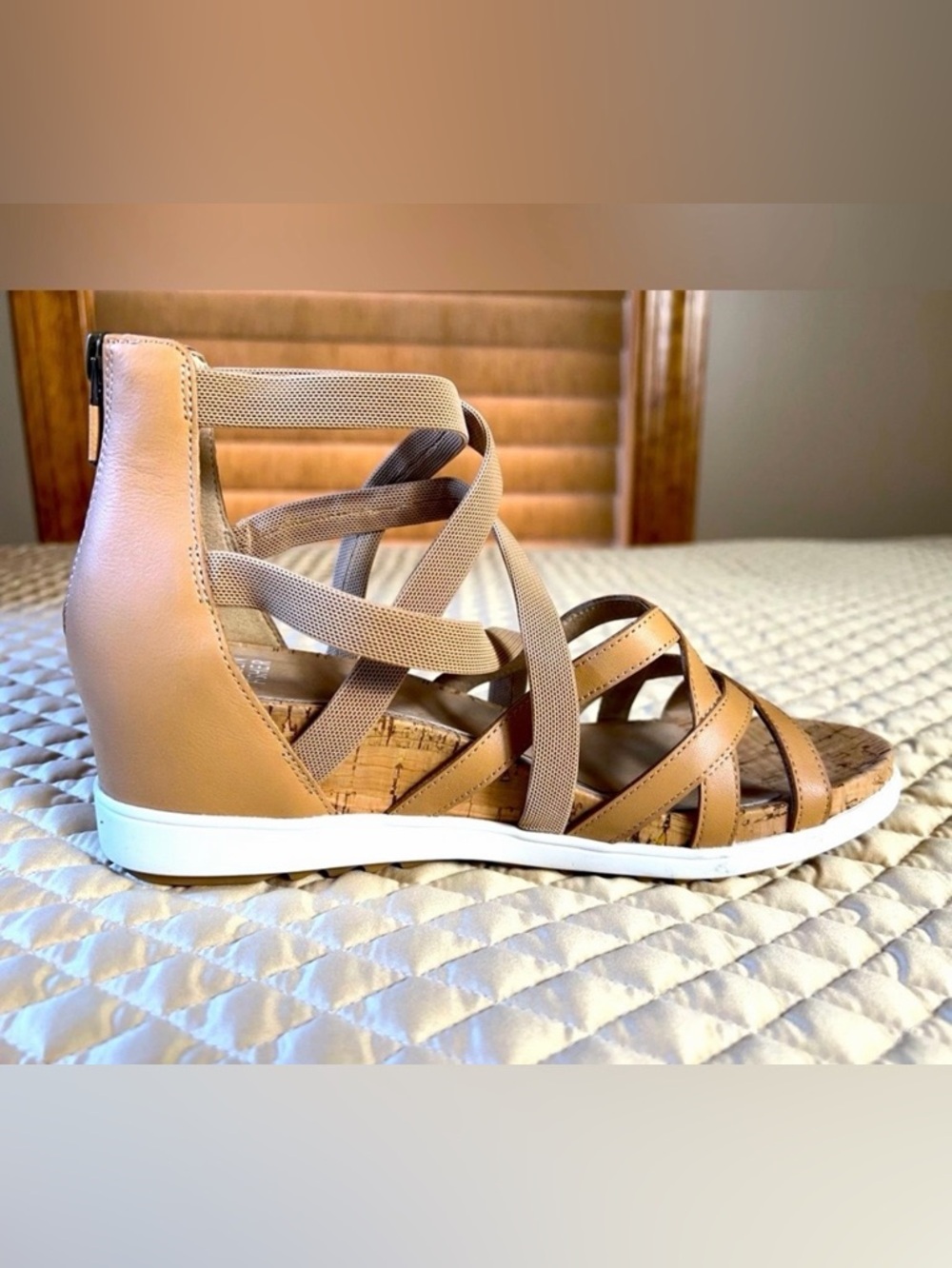 Eileen Fisher Skip Strappy Beige Platform Zip-Up Sandal, Size 7, NWOB